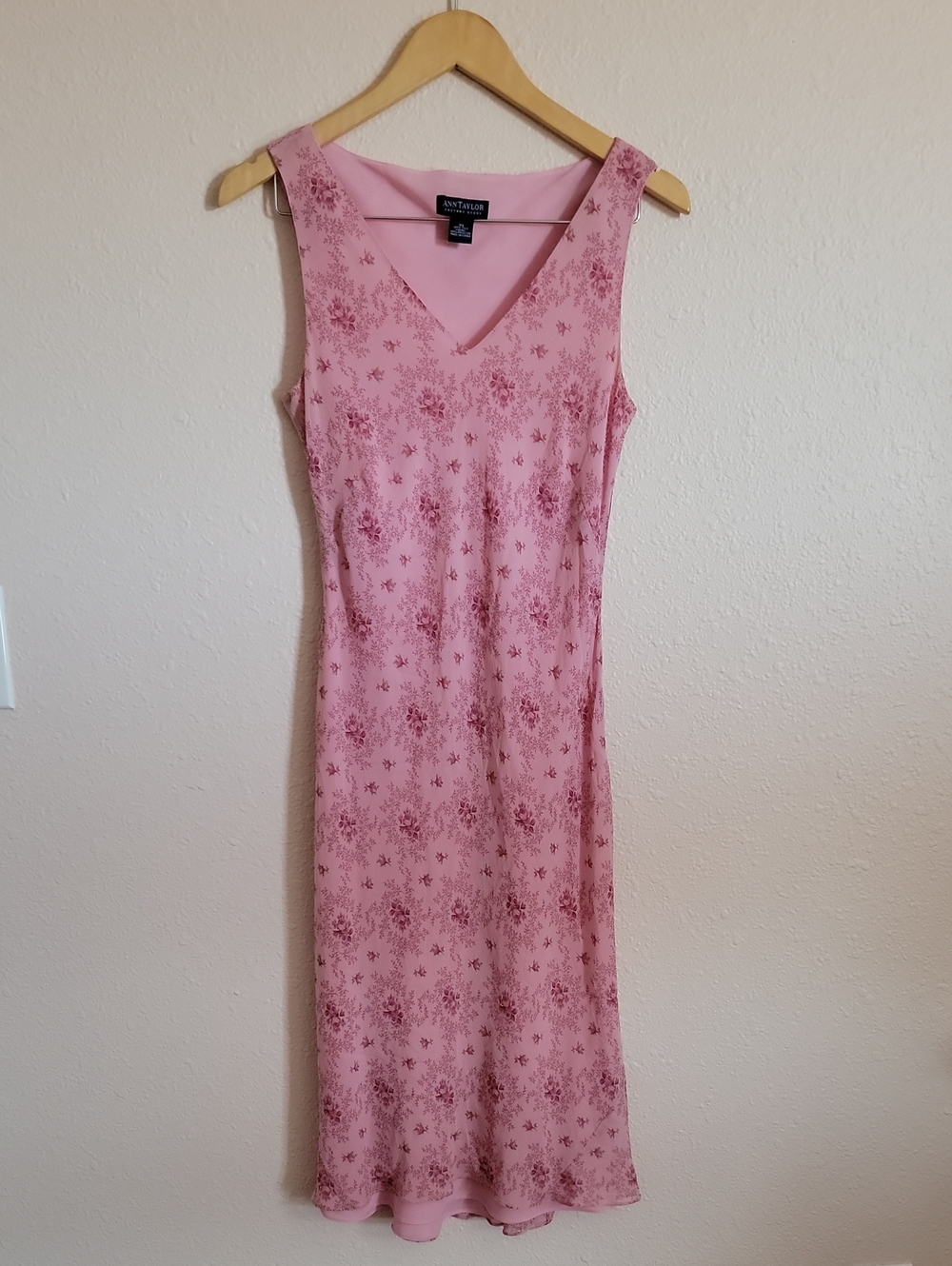 Ann Taylor Silk Pink Floral V-Neck Sleeveless Dress Flower Feminine Wedding Cute